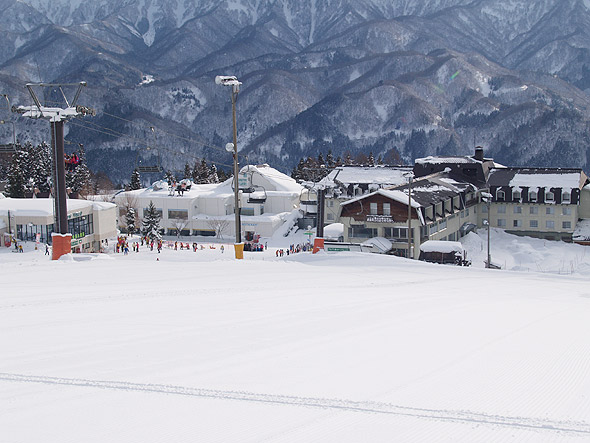 W22【打工度假簽證】個人房宿舍完善、附有滑雪場的飯店（長野縣）